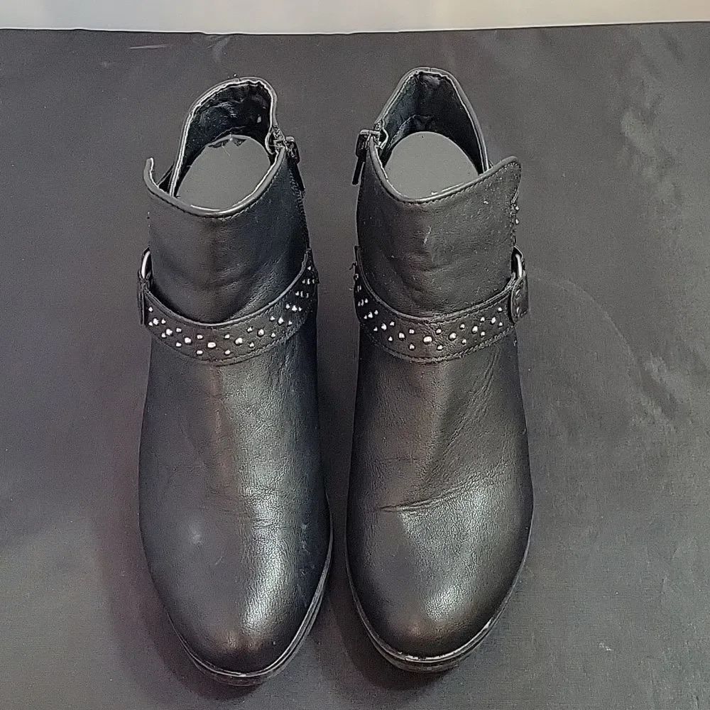 A.N.A FAUX LEATHER WOMEN"S ROUND TOE ZIP CLOSURE ANKLE BOOTIES